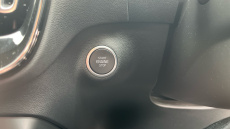 Volvo XC40 2.0 B4P Ultimate Dark 5dr Auto Petrol Estate